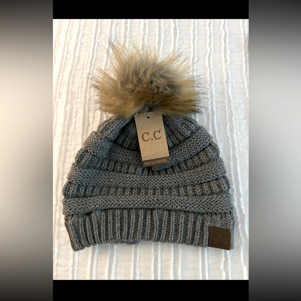 “NEW” C.C EXCLUSIVES POM POM TOBAGGON